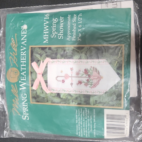 Cross Stitch Kit - Picture 1 of 3